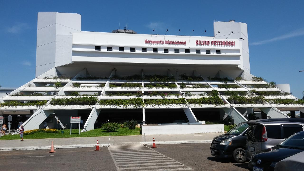 Remember Py Hotel Luque Buitenkant foto